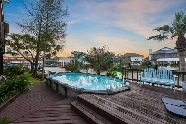 9 S Sandpiper Street, La Marque, TX 77568