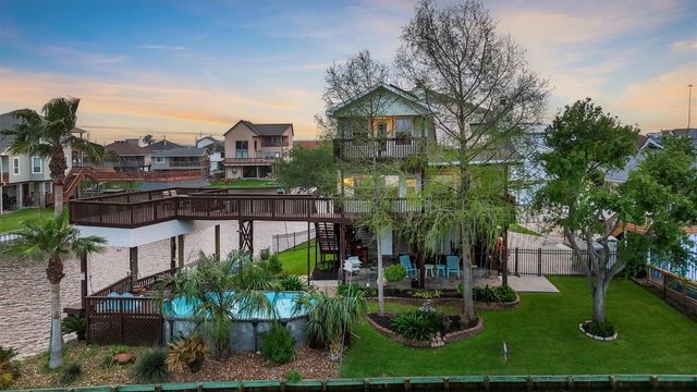 9 S Sandpiper Street, La Marque, TX 77568