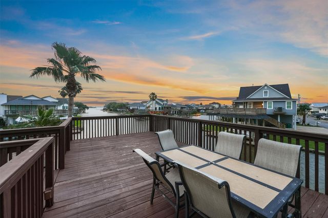 9 S Sandpiper Street, La Marque, TX 77568