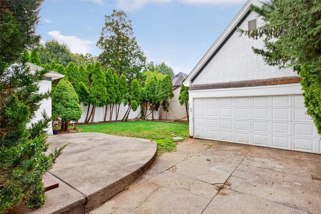 81 Chatham Place, West Hempstead, NY 11552
