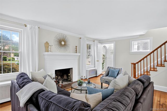 81 Chatham Place, West Hempstead, NY 11552