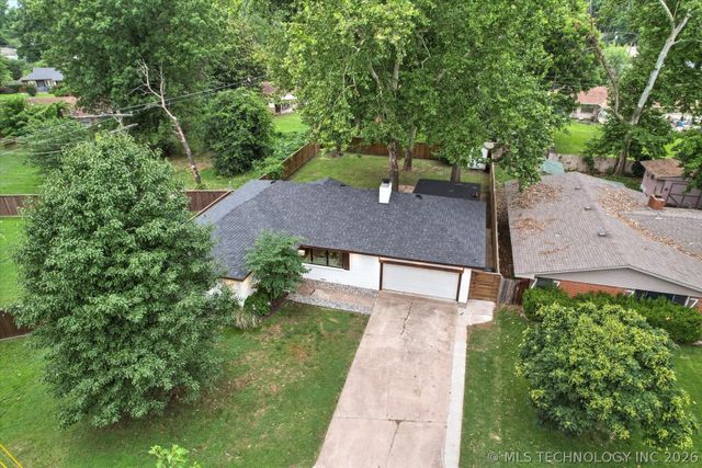 5610 S Columbia Avenue, Tulsa, OK 74105