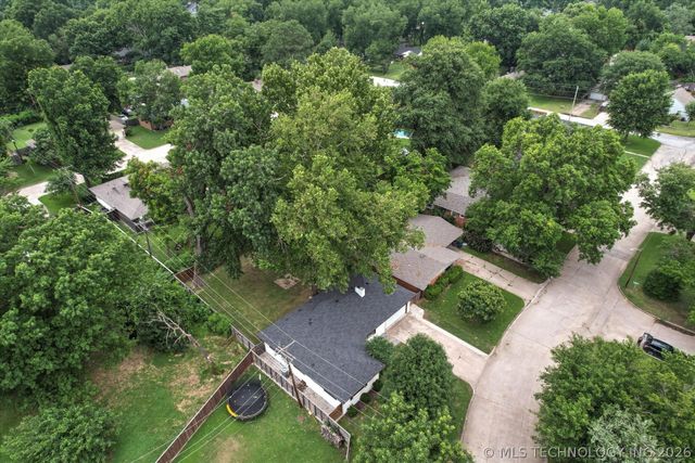 5610 S Columbia Avenue, Tulsa, OK 74105