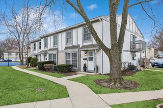 1135 Mount Vernon Court B, Wheaton, IL 60189