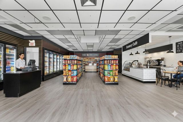 888 E Coast Avenue, Lantana, FL 33462