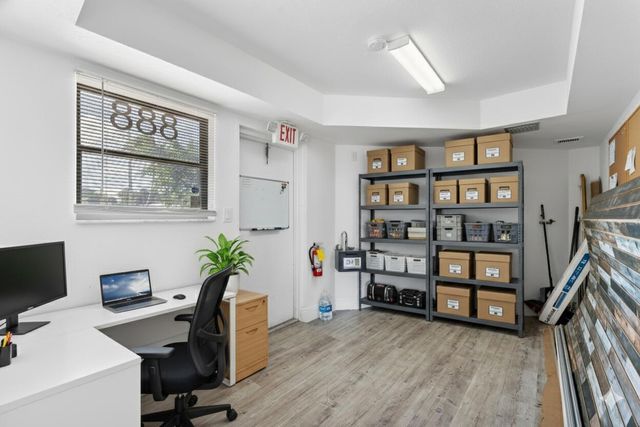 888 E Coast Avenue, Lantana, FL 33462