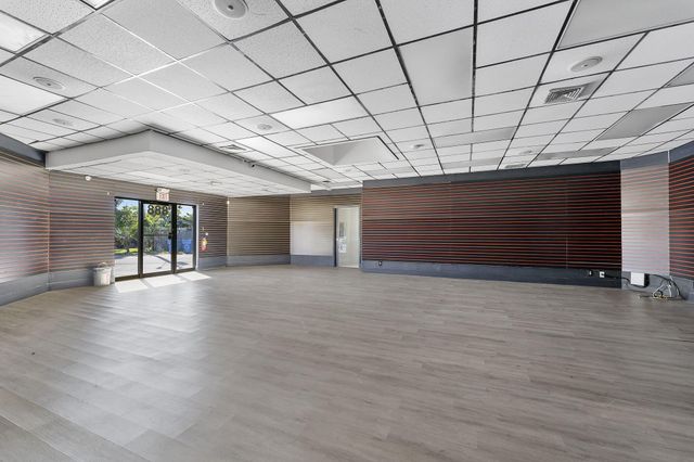 888 E Coast Avenue, Lantana, FL 33462