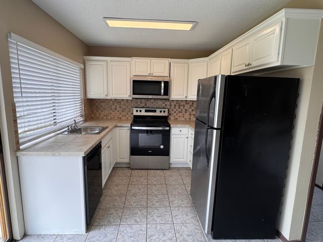 164 Price Drive, Lewisville, TX 75067