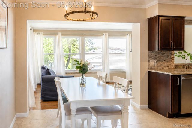 70 W Hamlin Road, Rochester, MI 48307
