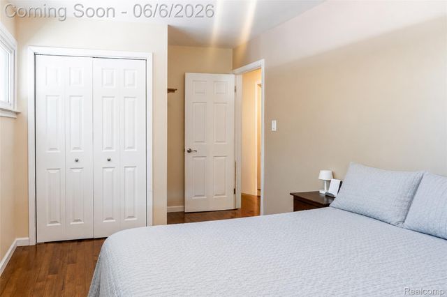 70 W Hamlin Road, Rochester, MI 48307