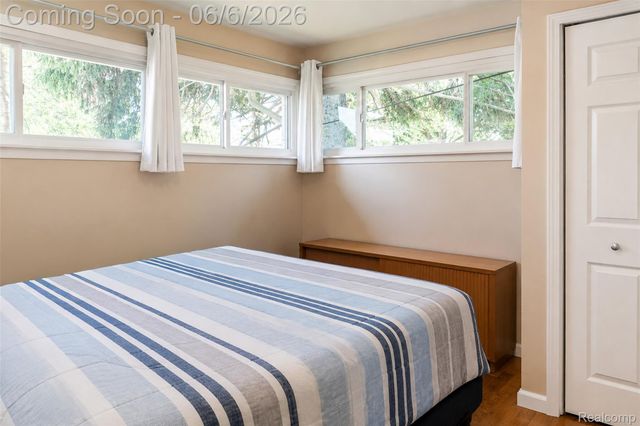 70 W Hamlin Road, Rochester, MI 48307