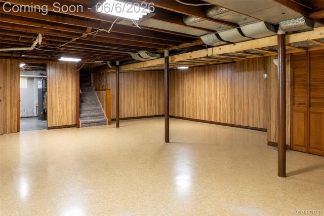 70 W Hamlin Road, Rochester, MI 48307