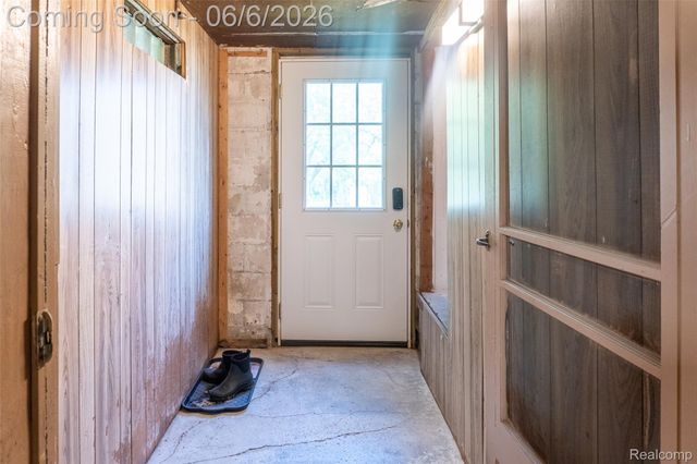 70 W Hamlin Road, Rochester, MI 48307