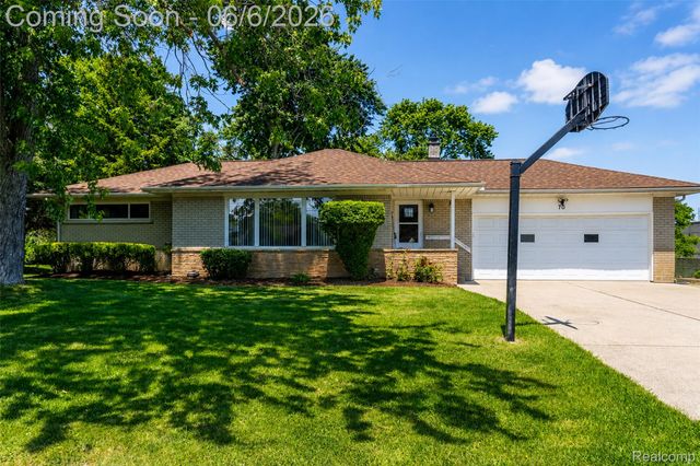 70 W Hamlin Road, Rochester, MI 48307