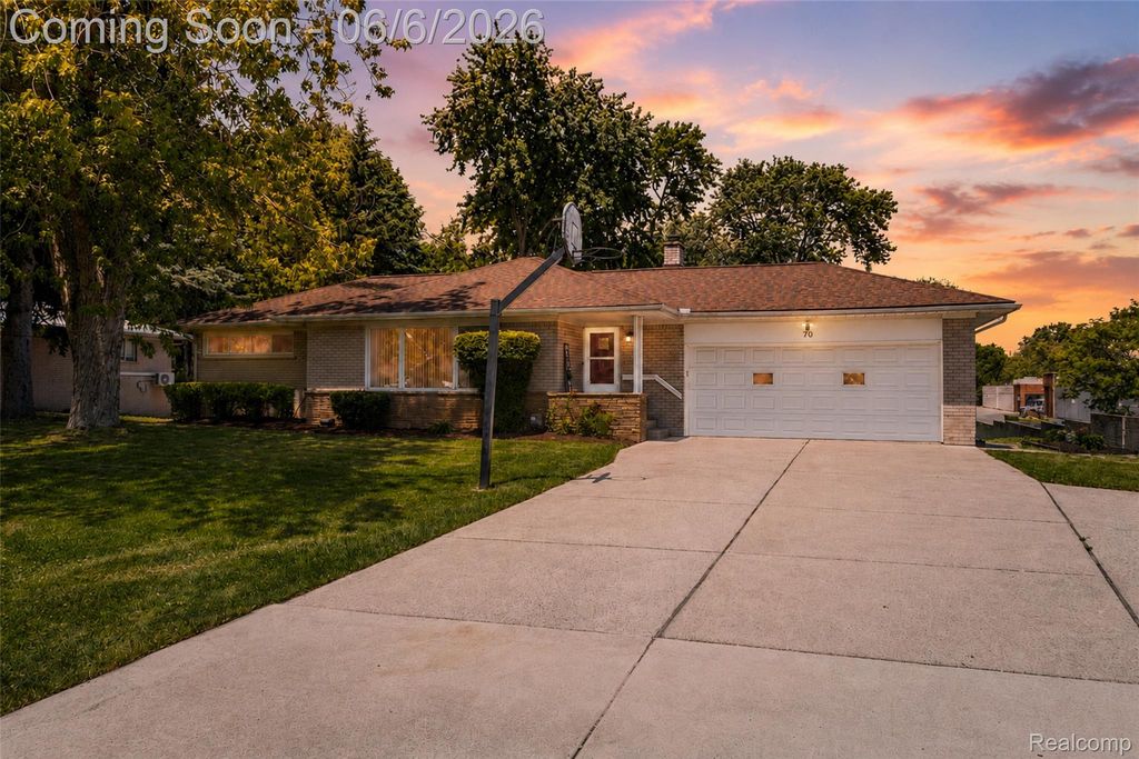 70 W Hamlin Road, Rochester, MI 48307