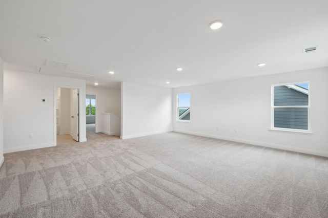 1082 Large Poppy Dr, La Vergne, TN 37086