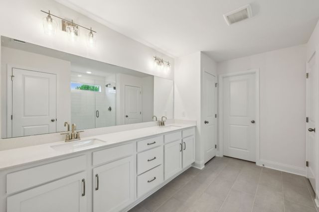 1082 Large Poppy Dr, La Vergne, TN 37086