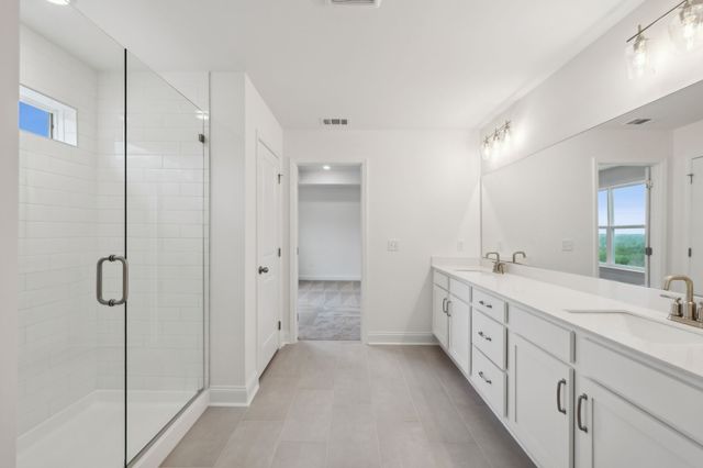 1082 Large Poppy Dr, La Vergne, TN 37086