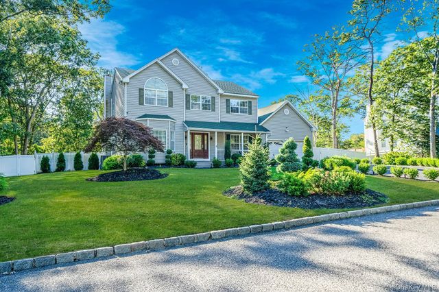 3 Embassy Road, Selden, NY 11784