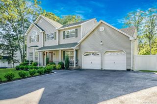 3 Embassy Road, Selden, NY 11784