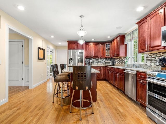 190 Berry St, North Andover, MA 01845