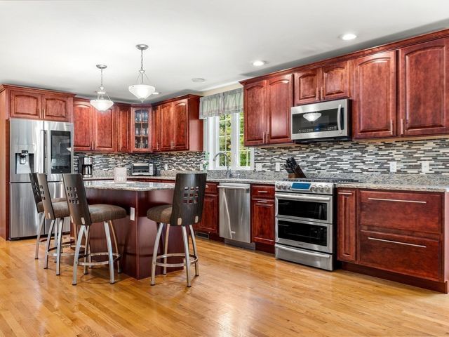 190 Berry St, North Andover, MA 01845