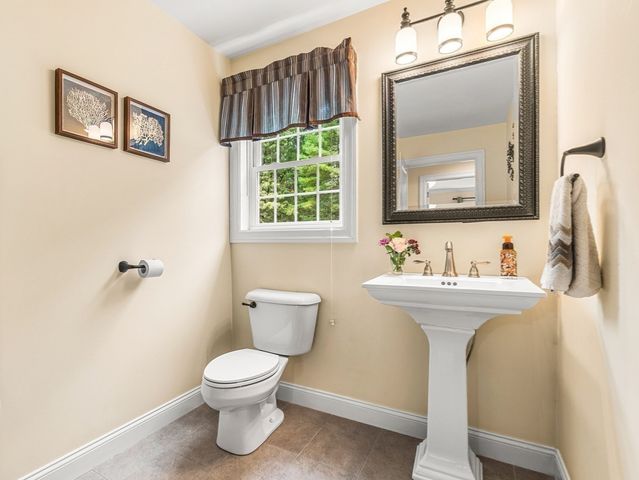 190 Berry St, North Andover, MA 01845