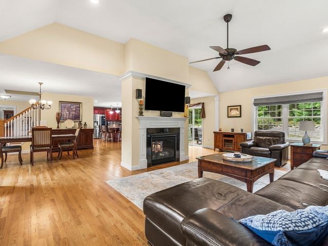 190 Berry St, North Andover, MA 01845