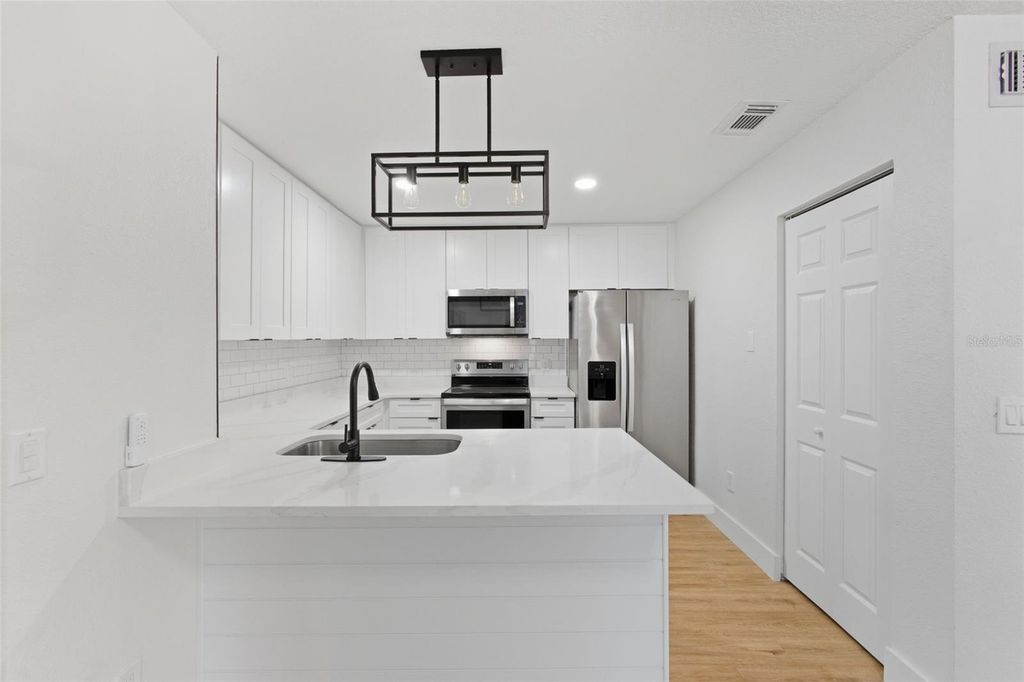 Image 8 of property listing at 1362 WINTER GREEN WAY, Winter Garden, FL 34787