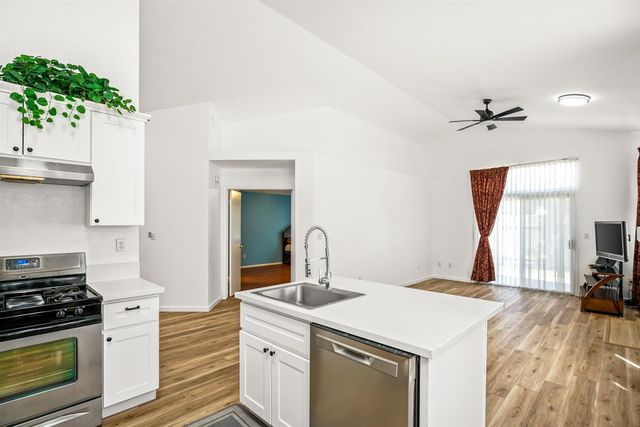 8499 Dartford Dr, Sacramento, CA 95823