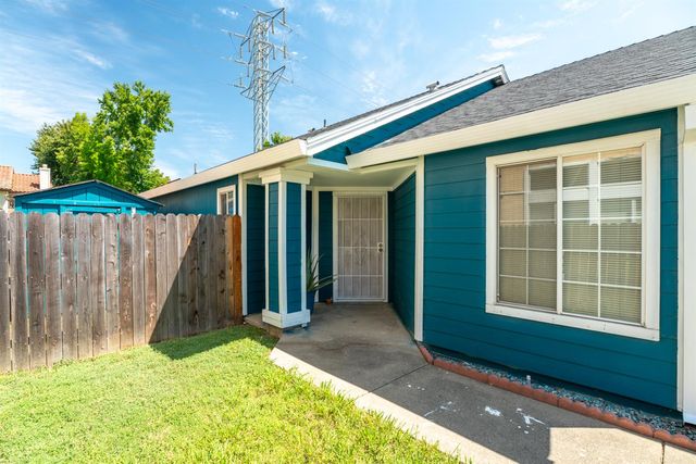 8499 Dartford Dr, Sacramento, CA 95823
