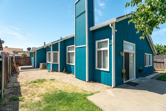 8499 Dartford Dr, Sacramento, CA 95823