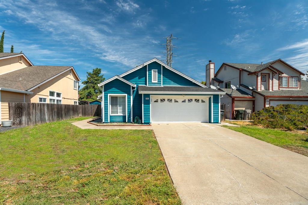 8499 Dartford Dr, Sacramento, CA 95823