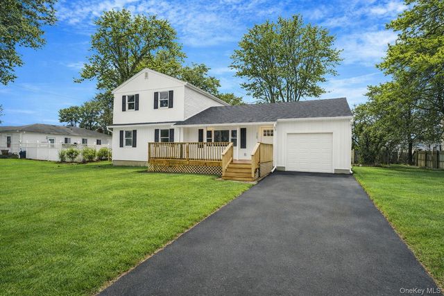 1730 Heckscher Avenue, Bay Shore, NY 11706