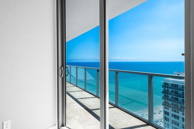 3101 S Ocean Drive 1807, Hollywood, FL 33019