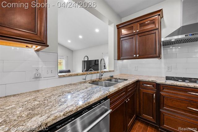 4451 Carriage Hill Court, Rochester, MI 48306