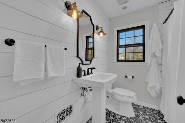 369 Union Ave, Middlesex Boro, NJ 08846