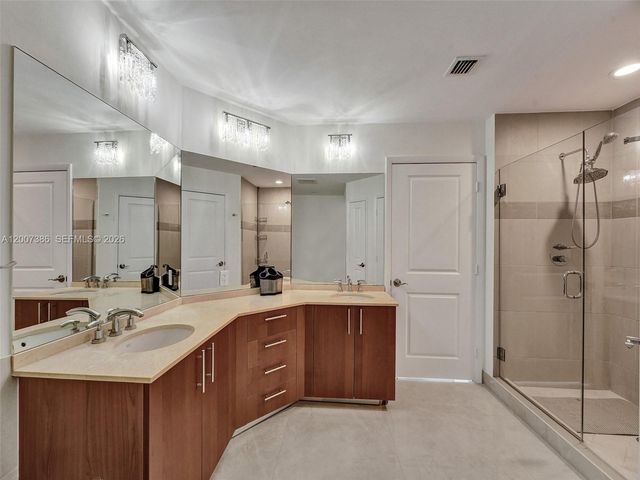 1945 S Ocean Dr 2101, Hallandale Beach, FL 33009