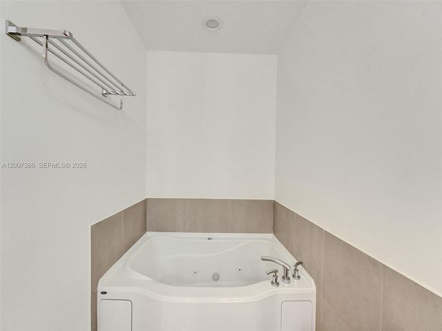 1945 S Ocean Dr 2101, Hallandale Beach, FL 33009