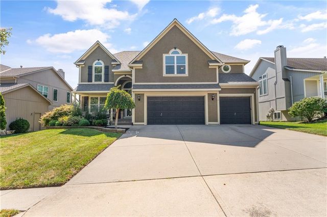 7913 W 155th Place, Overland Park, KS 66223