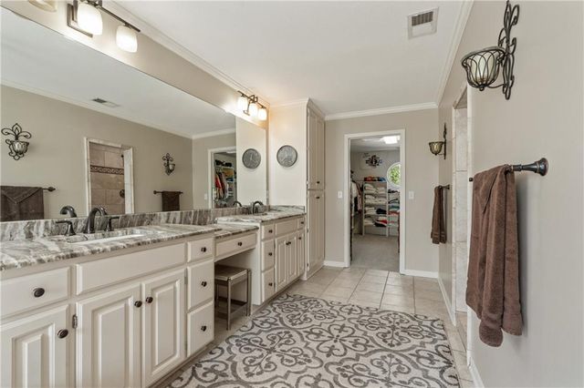 7913 W 155th Place, Overland Park, KS 66223