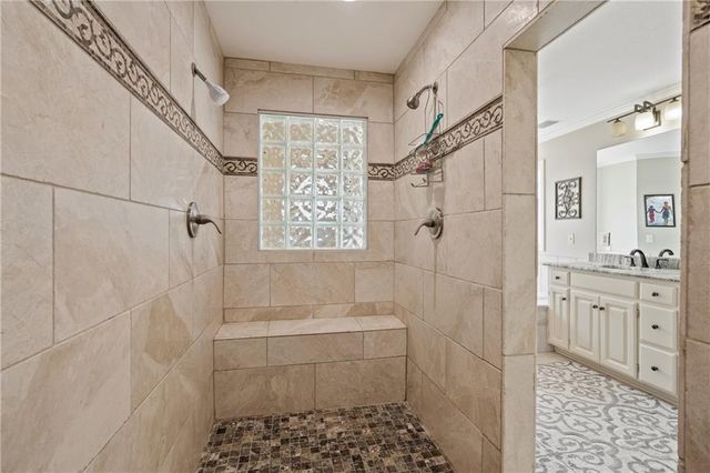 7913 W 155th Place, Overland Park, KS 66223