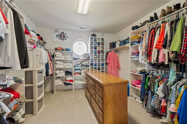 7913 W 155th Place, Overland Park, KS 66223