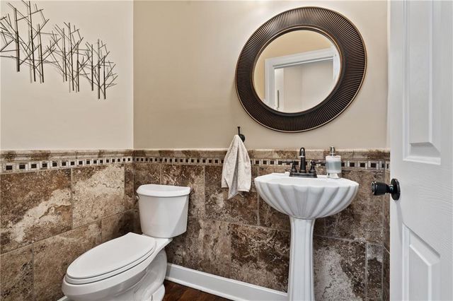 7913 W 155th Place, Overland Park, KS 66223