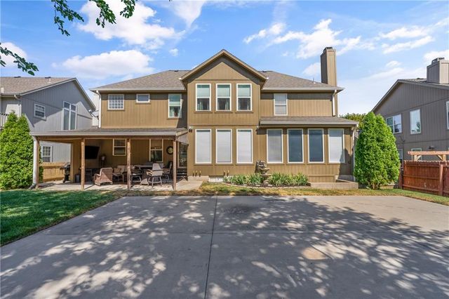 7913 W 155th Place, Overland Park, KS 66223