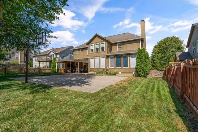 7913 W 155th Place, Overland Park, KS 66223