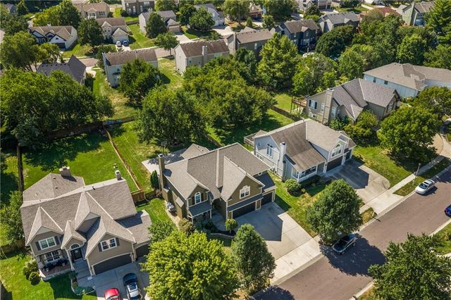 7913 W 155th Place, Overland Park, KS 66223