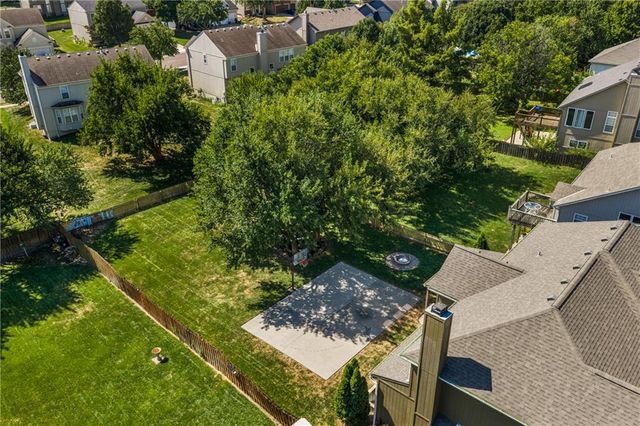 7913 W 155th Place, Overland Park, KS 66223