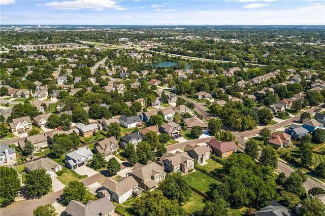 7913 W 155th Place, Overland Park, KS 66223