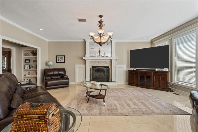 7913 W 155th Place, Overland Park, KS 66223